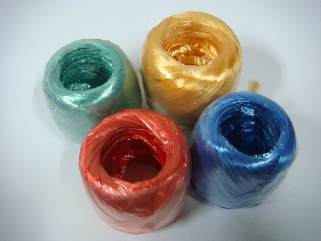 Longtai Customized Colored Plastic Pp Rafia String Rope Twine 80g 100g 200g Roll