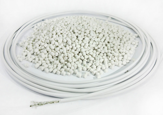 Flame Retardant 1.39g/Cm3 PVC Senyawa poli vinil klorida Untuk Kawat Dan Kabel