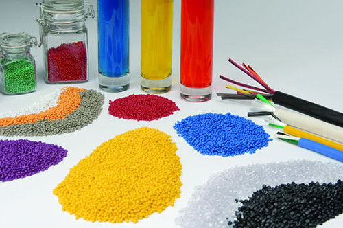 Bahan pvc bebas logam berat 70 derajat Natural 1.5g/Cm3 PVC Cable Compound